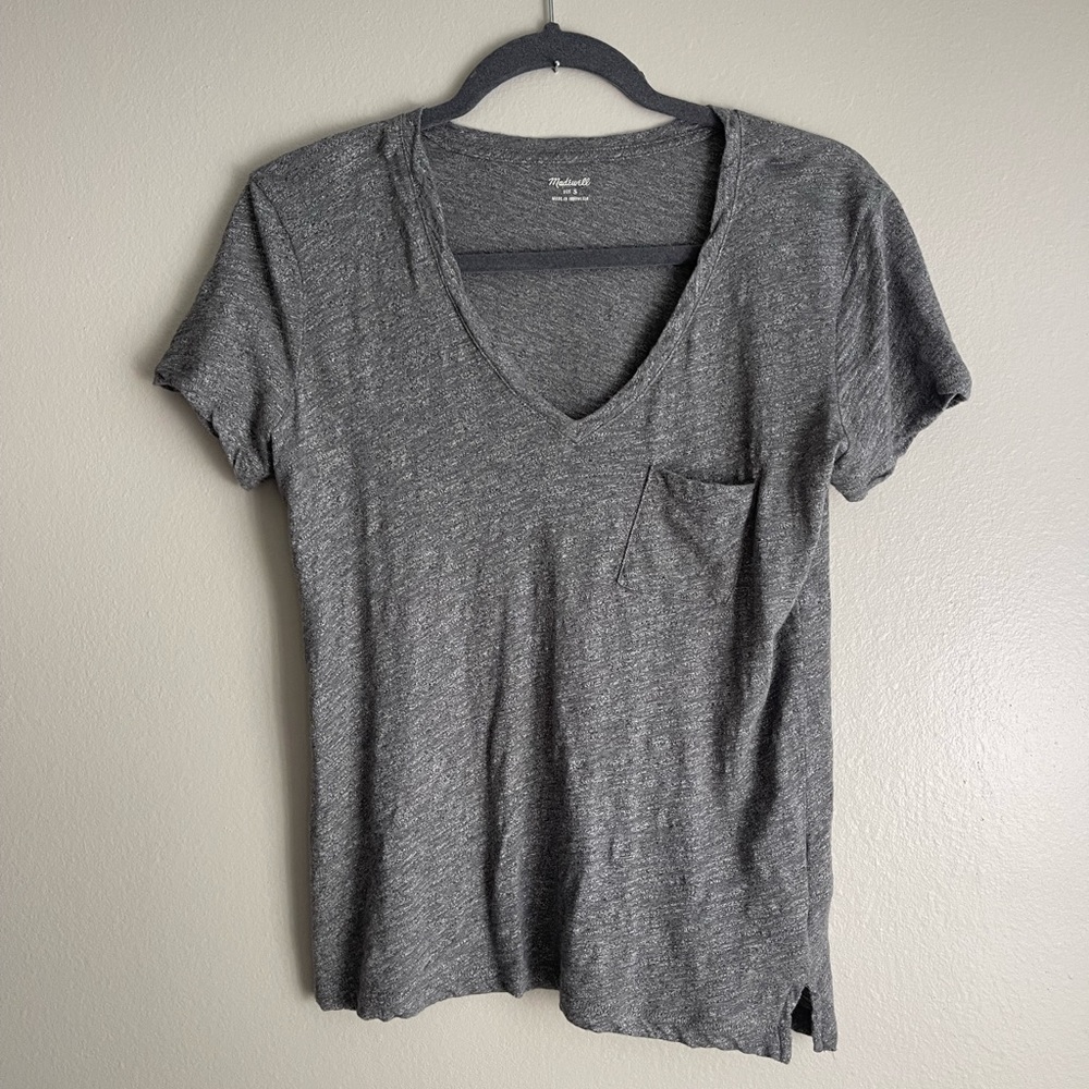 Madewell v neck pocket tee